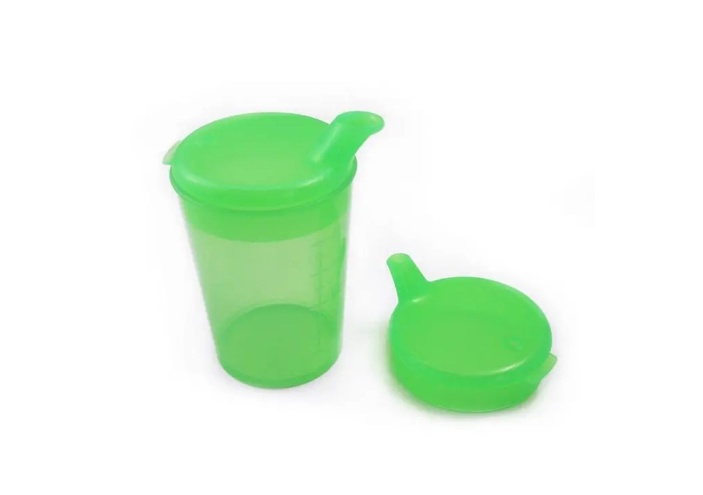 Pahar de băut 250ml cu capac pentru pacienți